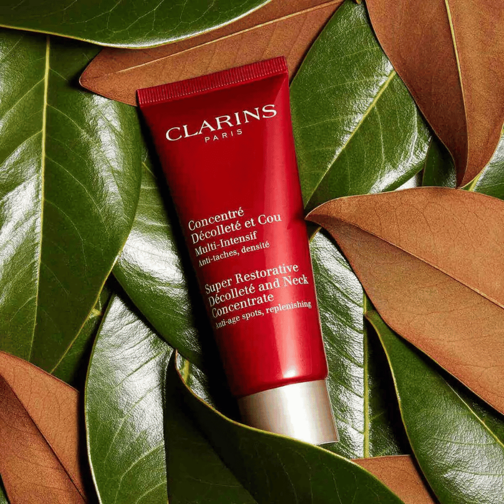 Clarins Creme Anti-idade para Pescoço e Colo Super Restorative Concentrate